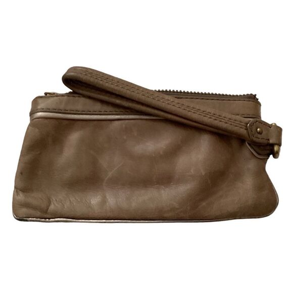 Vintage MARC BY MARC JACOBS Distressed Leather Wristlet 9” X 5” - Picture 4 of 5